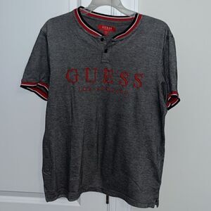 Guess Los Angeles Sewn LETTERS Gray Red 2 Button no collar Polo golf shirt M